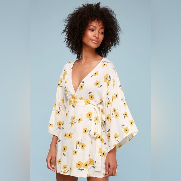 Floral Kimono Wrap Mini Dress (2) - Picture 2 of 9